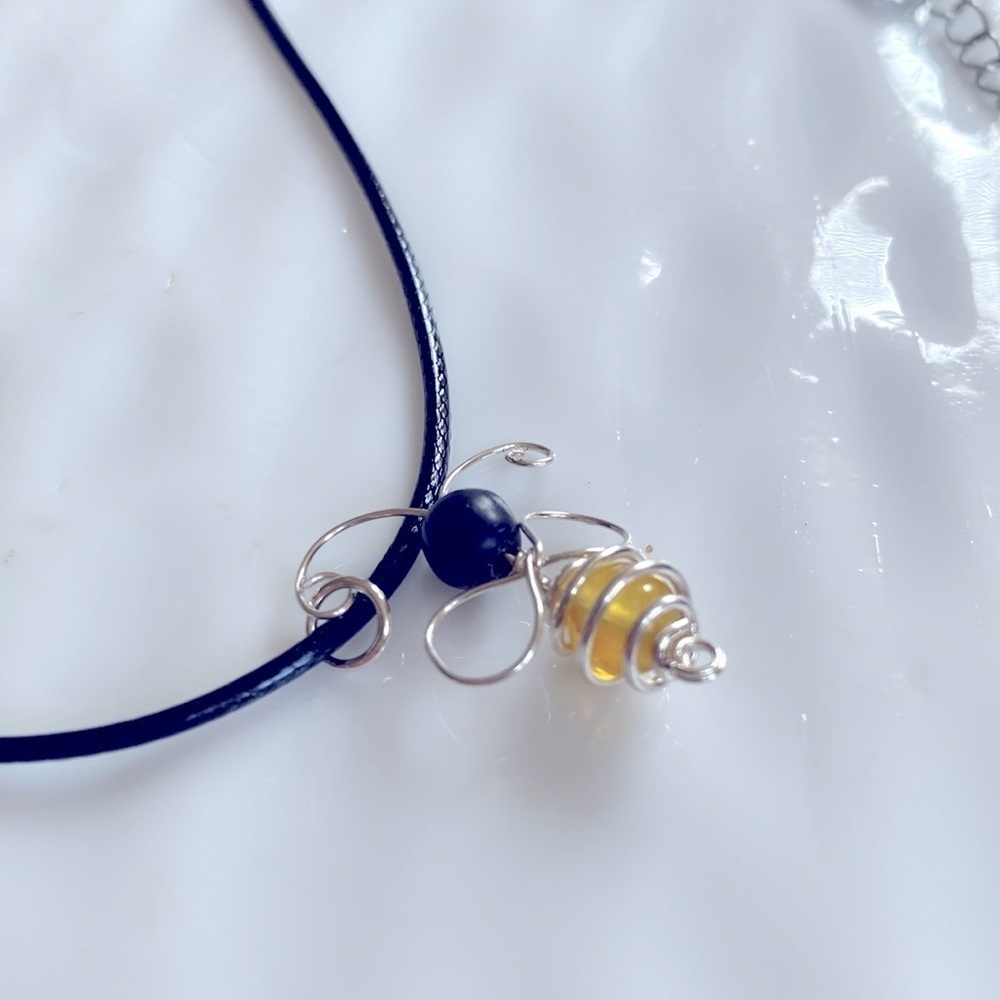 Elegant Silver and Yellow Bee Pendant Necklace - Picture 7 of 8